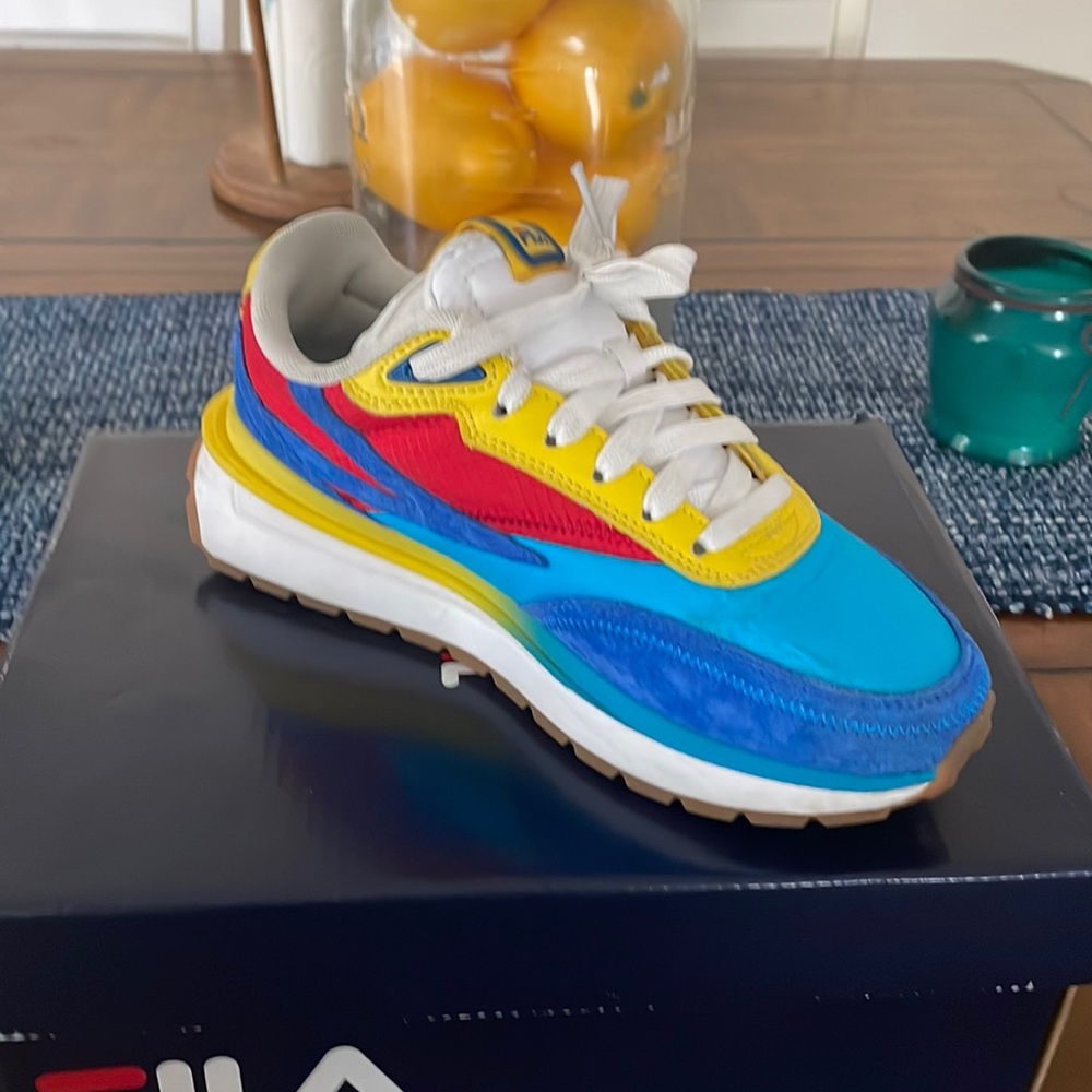 I am selling some Renno Filas